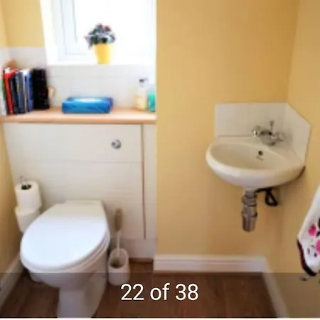 Large Modern House In Small Rural Hamlet 밀롬