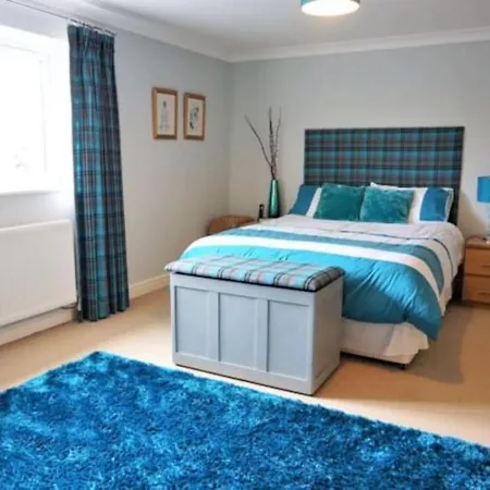Large Modern House In Small Rural Hamlet Holiday home *