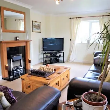 בית נופש Large Modern House In Small Rural Hamlet *