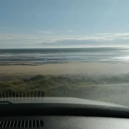 Large Modern House In Small Rural Hamlet בית נופש